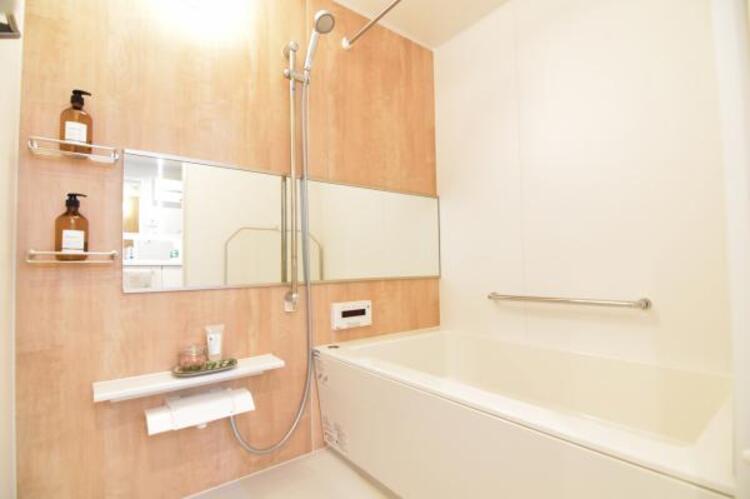 風呂 日々のお掃除が楽なように凹凸が少なく汚れの付き辛い仕様となりました。