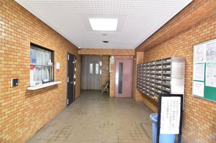 その他 スタイリッシュなのはもちろん、質感があり、機能的でもあるロビー。 