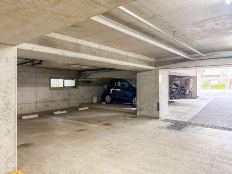 駐車場 敷地内に駐車スペースあり。日々の移動もスムーズです。