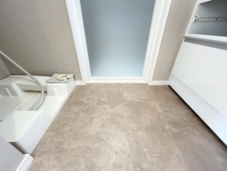 その他 十分な広さの脱衣所。