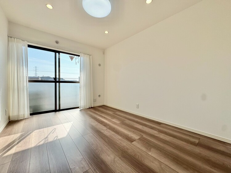 その他 清かで艶やかな時間をもたらしてくれる室内です。