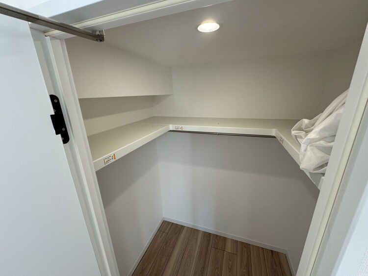 その他 収納スペースが付いていて、お部屋を広く使っていただけます。