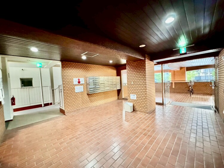 その他 館内は静寂な中が保たれており、管理が行き届いている印象を受けました。