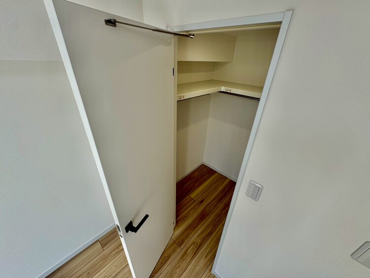 その他 家電やスーツケース、ストック品など何でも片付く嬉しい空間です。