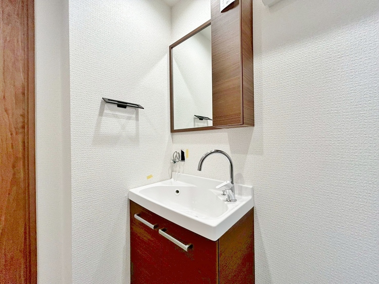 その他 清潔感を感じられる洗面化粧台。