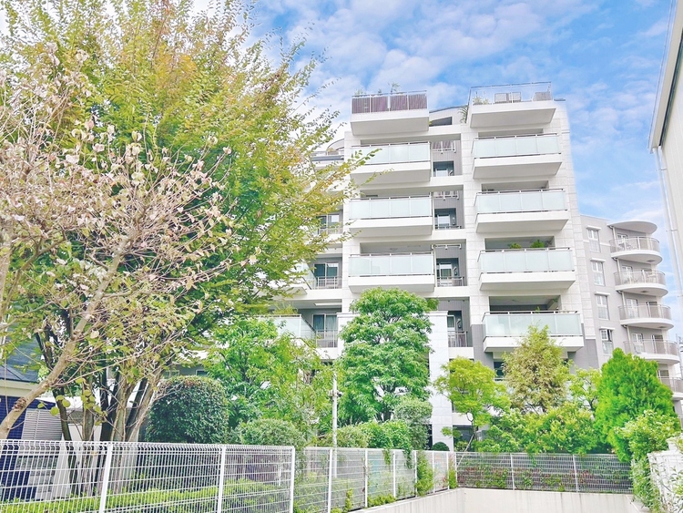 その他 飽きのこないシンプルモダンな外観です。