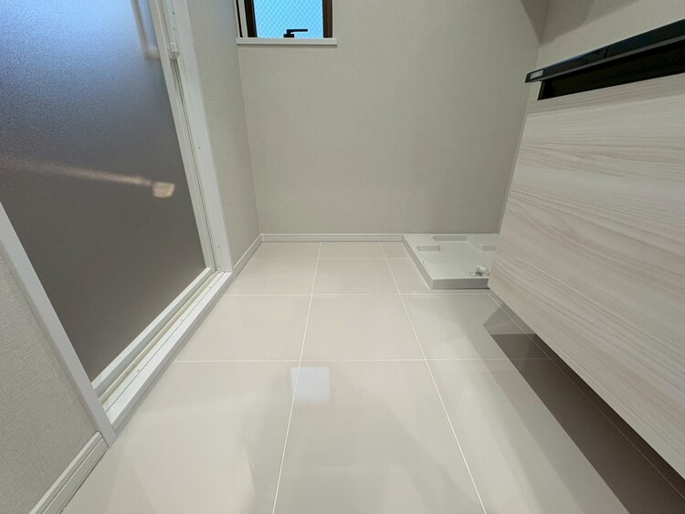 その他 十分な広さの脱衣所。