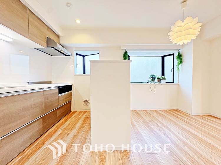 内装 お子様の面倒を見れる時間が増え時短になります。加えて手荒れも防げてしかも節水が高い為、大変人気があり重宝します。