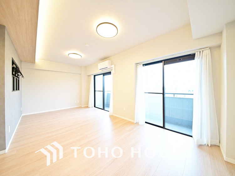 内装 家族みんなが爽やかに過ごせるように、光をたっぷり取り込んだLDK