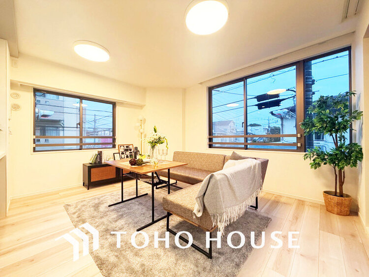 内装 家族みんなが爽やかに過ごせるように、光をたっぷり取り込んだLDK