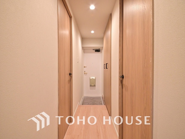 玄関 落ち着いた雰囲気の玄関、家族の帰りを暖かく迎えてくれます