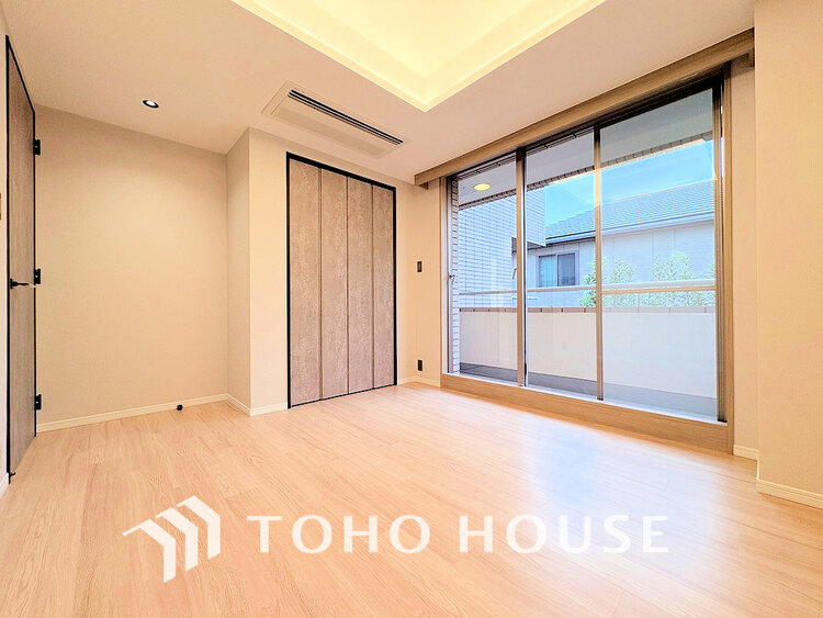 内装 採光もある洋室は、くつろぎのひと時を過ごすのにぴったり