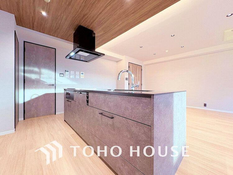 キッチン シンプルな部屋の雰囲気に溶け合うナチュラルキッチン