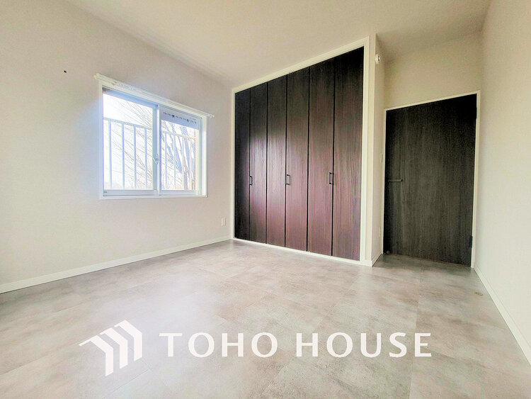 内装 シンプルですっきりとした室内は飽きのこない居心地の良い雰囲気です