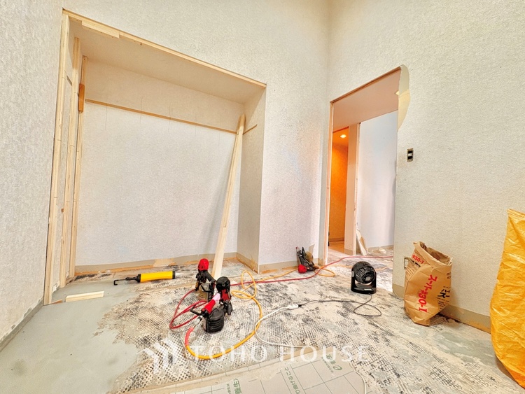 内装 【改装中】勉強も遊びも安心して過ごせるおすすめの子供部屋です。