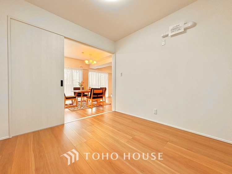 内装 寝室は一日の疲れを癒す大切な空間。快適で落ち着けるおすすめの間取りです。