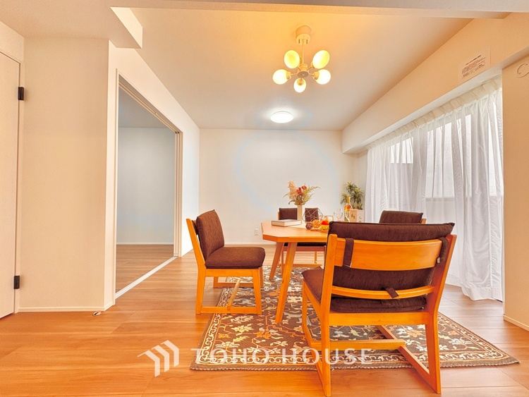 内装 時間をかけて作り上げるそんな空間を君と共有したい。僕たちの空間は唯一無二の物だから。