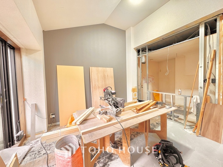 内装 【改装中】【LIVING】◆住む喜び、楽しさ、感動◆を君と共有したい。いつまでもずっと家族を見渡せるこの広い空間で。