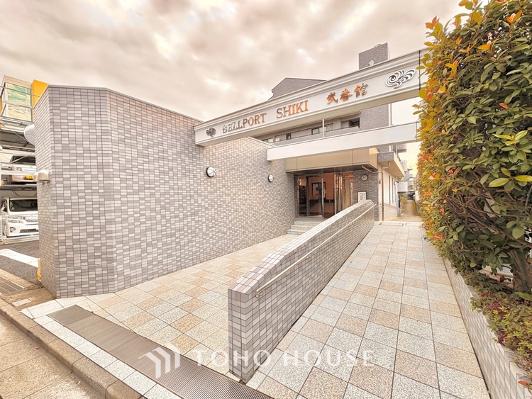 外観 ほんの少しのこだわり。ちょっとした色使いがその家がもつ雰囲気、趣（おもむき）を携え、暮らす家族や訪ねてくる友人・知人に新鮮な香りを運んできます。