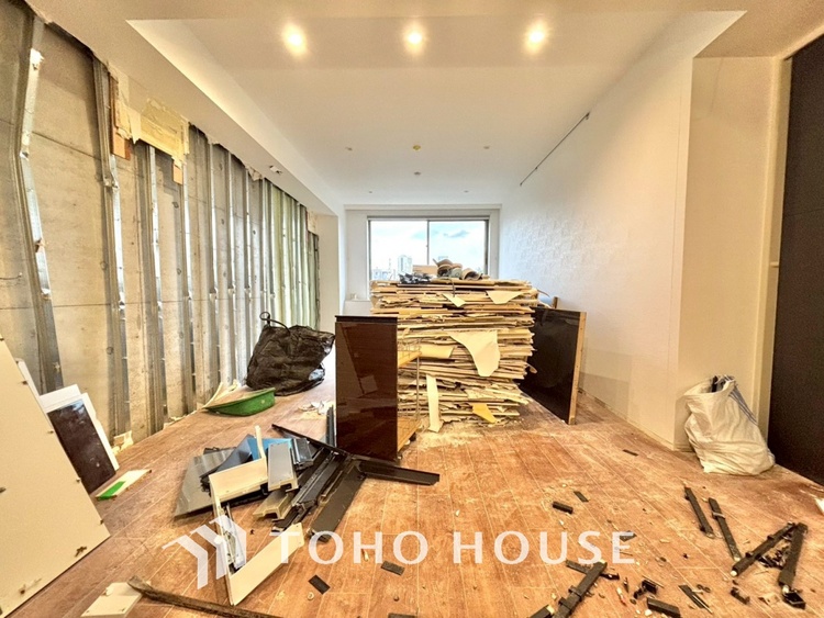 内装 【改装中】感性を育むプライベートルームはシンプルでスマートな空間。好みの空間で読書をしたり、音楽を聞いたりと一人の時間も充実したものにできます。