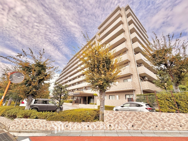 外観 ほんの少しのこだわり。ちょっとした色使いがその家がもつ雰囲気、趣（おもむき）を携え、暮らす家族や訪ねてくる友人・知人に新鮮な香りを運んできます。