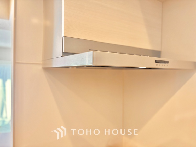 キッチン ◆換気扇◆お料理の煙や空気中に飛散した油を吸い込みお部屋を清潔に保ちます。