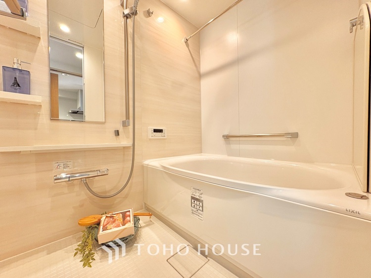 風呂 浴室は一日の疲れを癒す特別な空間。清潔感と快適性で心身ともにリフレッシュできます。