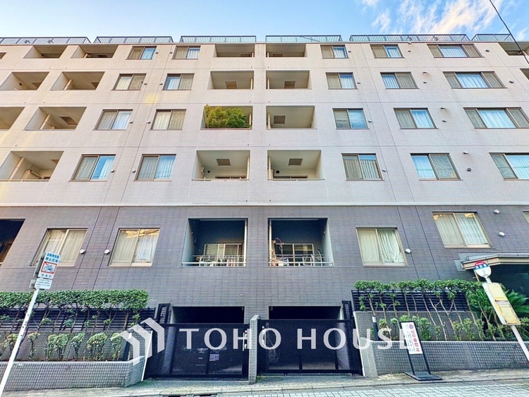 外観 【そよぐ風、緑の香り】澄み切った空気。移ろう季節の中、ゆっくりと流れる時間を、大切な人と愛でる至福。幸せを噛みしめる穏やかな生活。