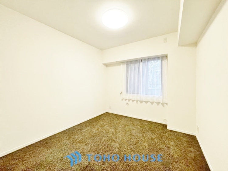 内装 ◆色彩◆この空間に放たれた光は華美なまでに演出されたデザイン。流れる時をより芳醇なコーヒーの様な色彩奏でるアダージョ。そして情景豊かな作品のような暮らしがイメージできる。