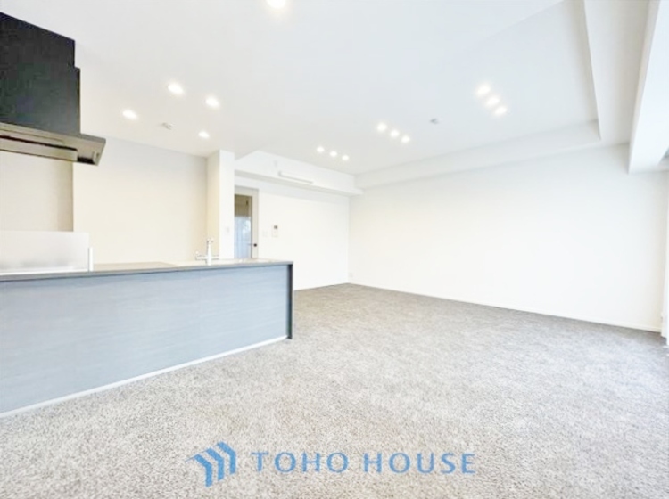 内装 ◆ここに在る◆事も無げに美しく、伝えるには筆舌に尽くし難い。豪華絢爛や華美と言う事ではなく、住まう者にとって暮らし易く心地がいいと言う美しさがこの住まいには込められている。