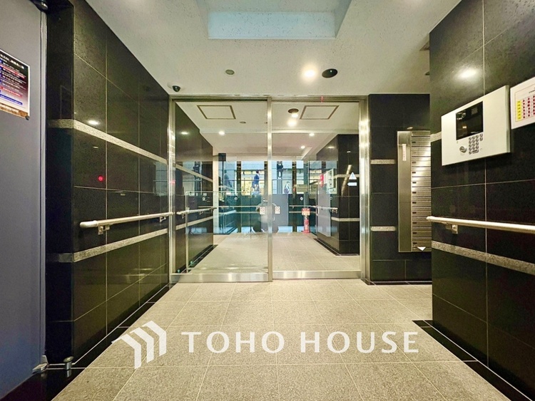 エントランス エントランスはマンションの顔。清潔感、存在感のあるエントランスは居住者の心を豊かにする。