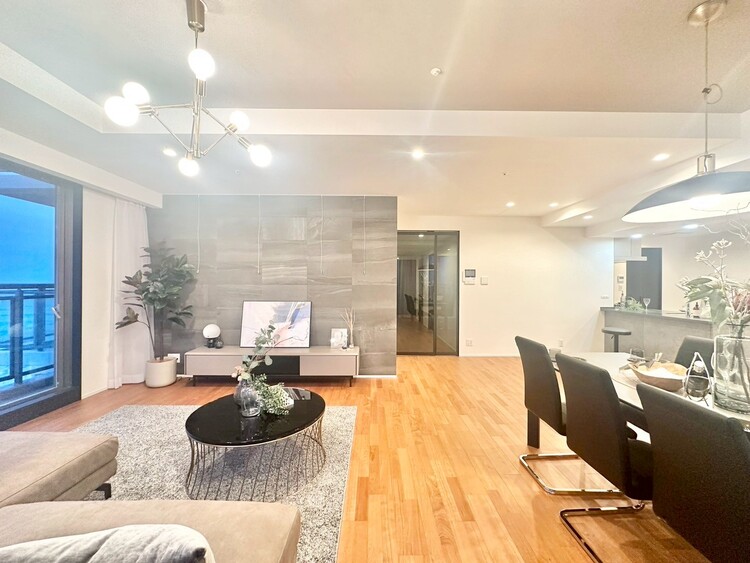 居間 充実した生活は伸びやかな居室空間から始まります。