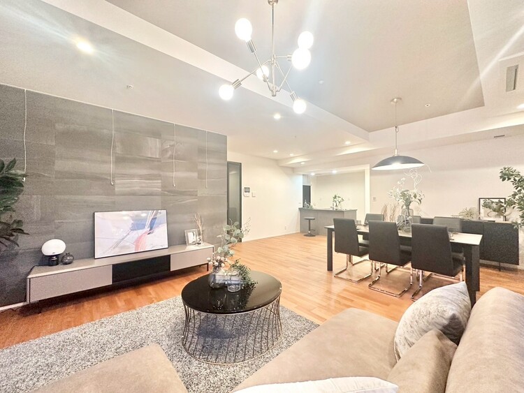 居間 伸びやかな空間のなかで、ゆったりとしたひとときを過ごせます。