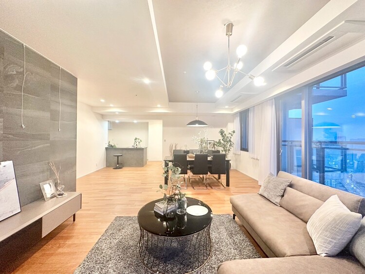 居間 シンプルな内装と偏り過ぎないデザインで統一しました。