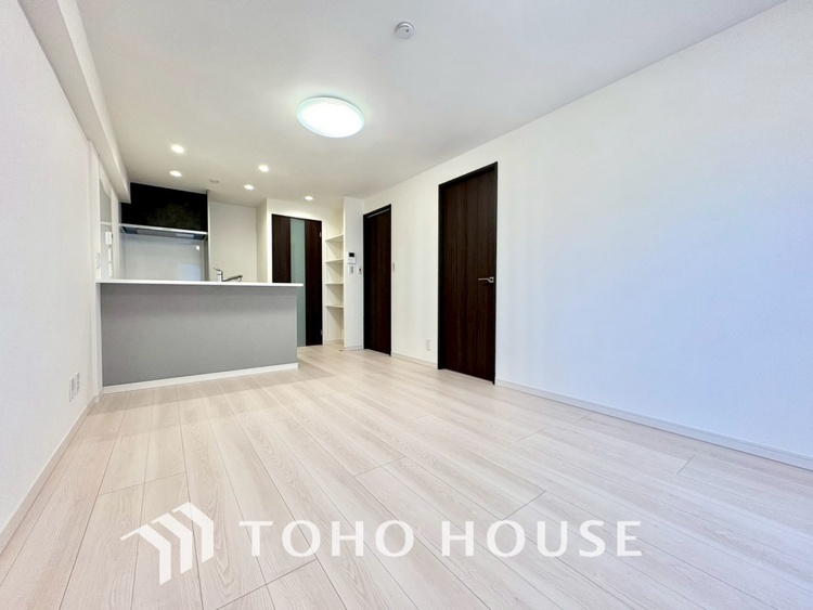 内装 【LIVING】◆陽光◆が差し込む。この開放的なLDKに家族の笑顔が集う。家族が一緒に過ごす空間は明るく、そして居心地よく。