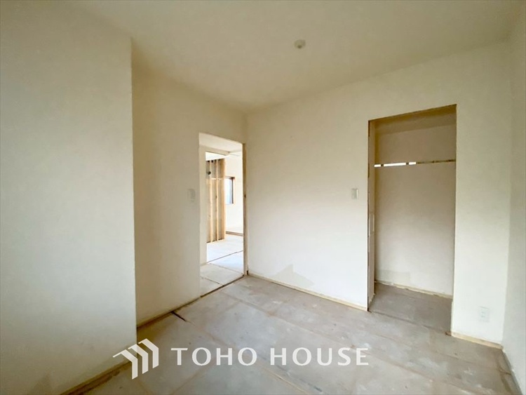 内装 【PRIVATE ROOM】◆快適◆な暮らしに不可欠な収納スペース。快適さとともに思い出も詰まっていく。