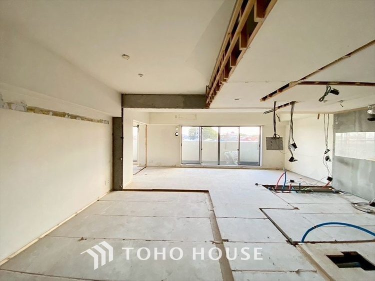 内装 【LIVING】◆住む喜び、楽しさ、感動◆を君と共有したい。いつまでもずっと家族を見渡せるこの広い空間で。