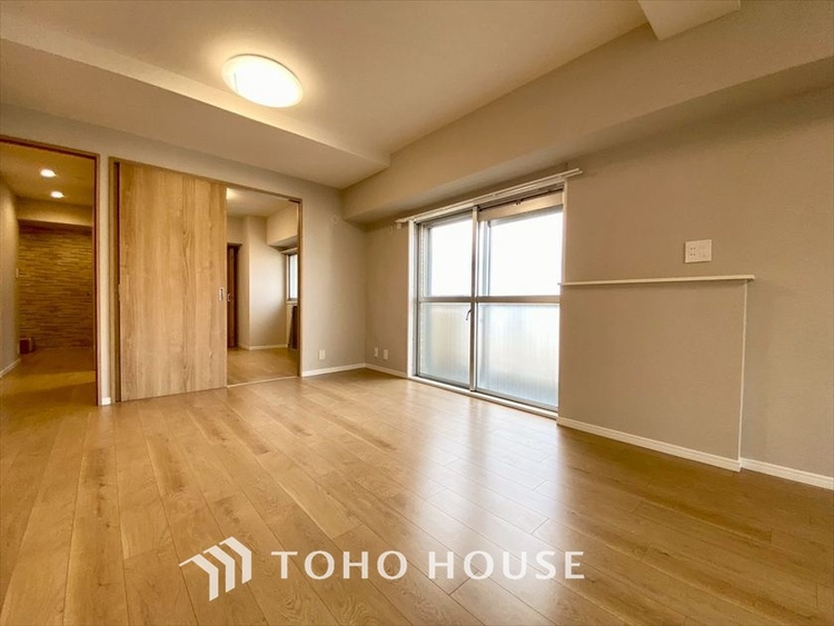 内装 【LIVING】◆陽光◆が差し込む。この開放的なLDKに家族の笑顔が集う。家族が一緒に過ごす空間は明るく、そして居心地よく。