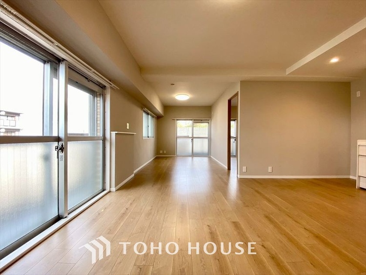 内装 【LIVING】◆住む喜び、楽しさ、感動◆を君と共有したい。いつまでもずっと家族を見渡せるこの広い空間で。