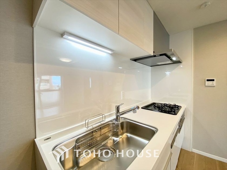 キッチン 【KITCHEN】◆ワクワク◆開放的で機能性も高いシステムキッチン。お子様は毎日のご飯にワクワク！