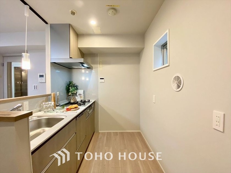 キッチン 【KITCHEN】◆家族のおはよう◆の声を笑顔で迎えてあげられるシステムキッチン。朝ごはんが楽しみでちょっと早起きしたくなるんです。