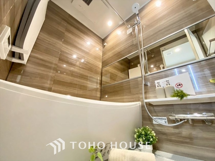 風呂 【BATHROOM】◆プライベートな空間◆simpleだからrelaxできるんです。こころもからだもキレイさっぱり。