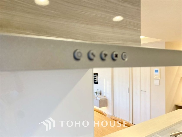 その他 【KITCHEN】◆開放的◆後片付けが楽なシステムキッチン。収納スペースの充実！