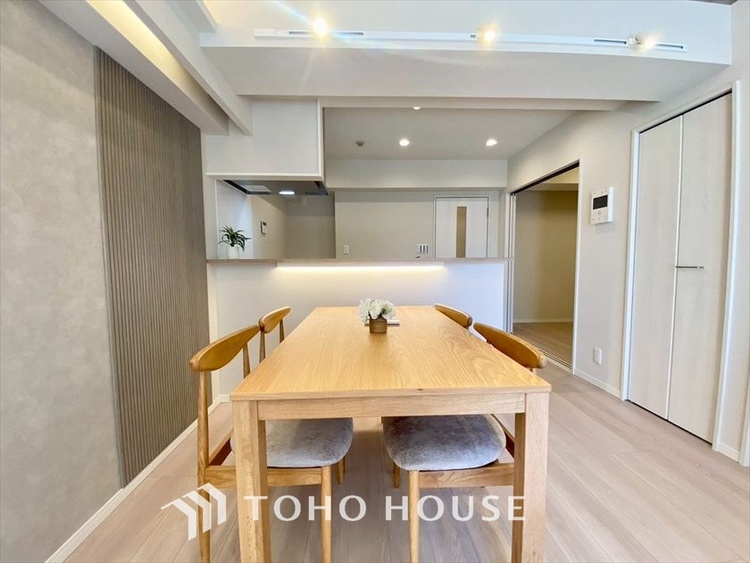 内装 【LIVING】◆家族◆愛する家族を一目で見渡せる。家族が集う空間。永遠に続く幸せな毎日を、ここで。