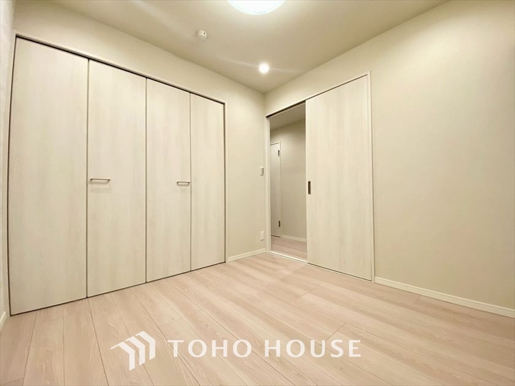 内装 【PRIVATE ROOM】◆快適◆な暮らしに不可欠な収納スペース。快適さとともに思い出も詰まっていく。