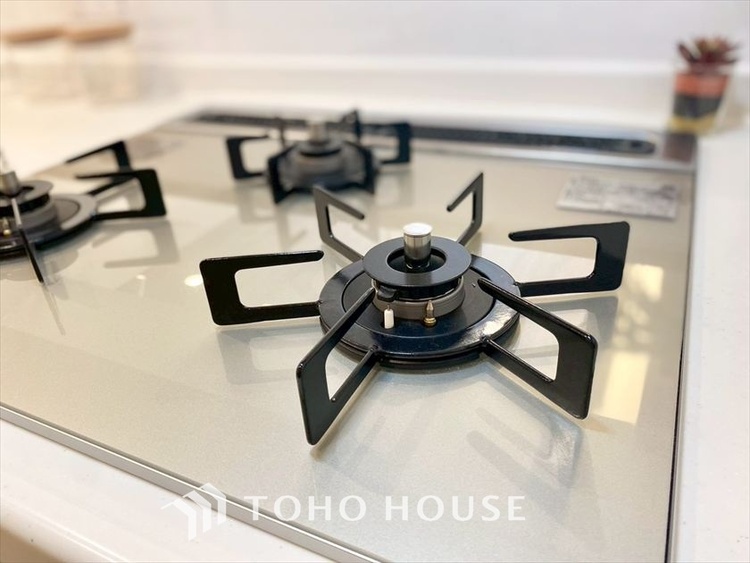 キッチン 【KITCHEN】◆家族のおはよう◆の声を笑顔で迎えてあげられるシステムキッチン。朝ごはんが楽しみでちょっと早起きしたくなるんです。