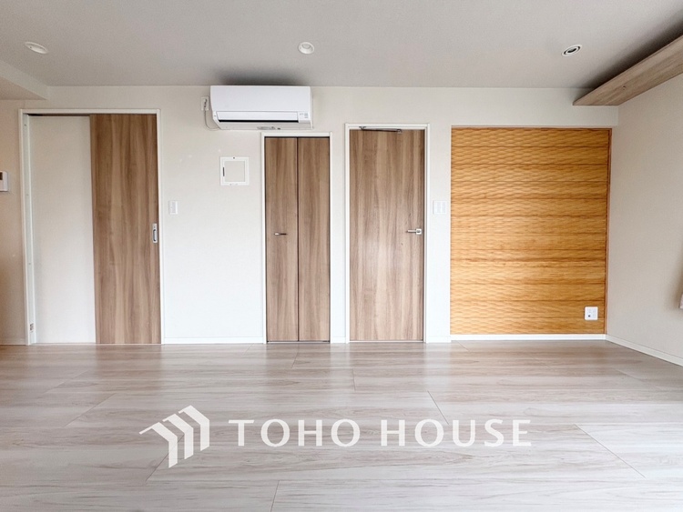 内装 【LIVING】◆眩い◆光が燦々と入り、家族の笑顔を照らす。「いつまでも続いて」と願う夢のような毎日がここにある。