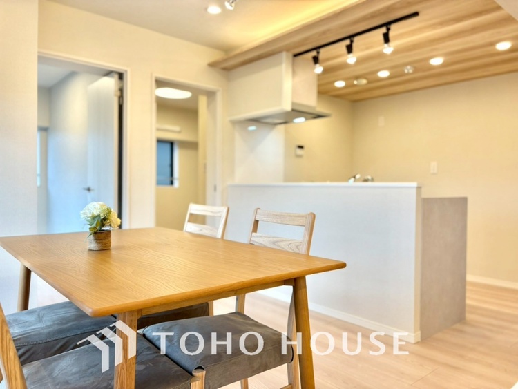 内装 【LIVING】◆simple is best◆無駄のない綺麗なつくりのリビングルームであなただけの暮らしを。