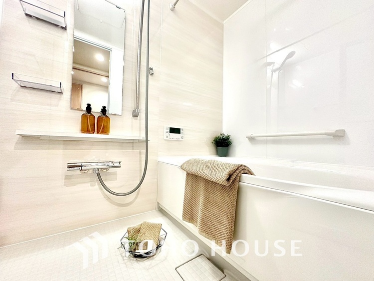 風呂 【BATHROOM】◆プライベートな空間◆simpleだからrelaxできるんです。こころもからだもキレイさっぱり。