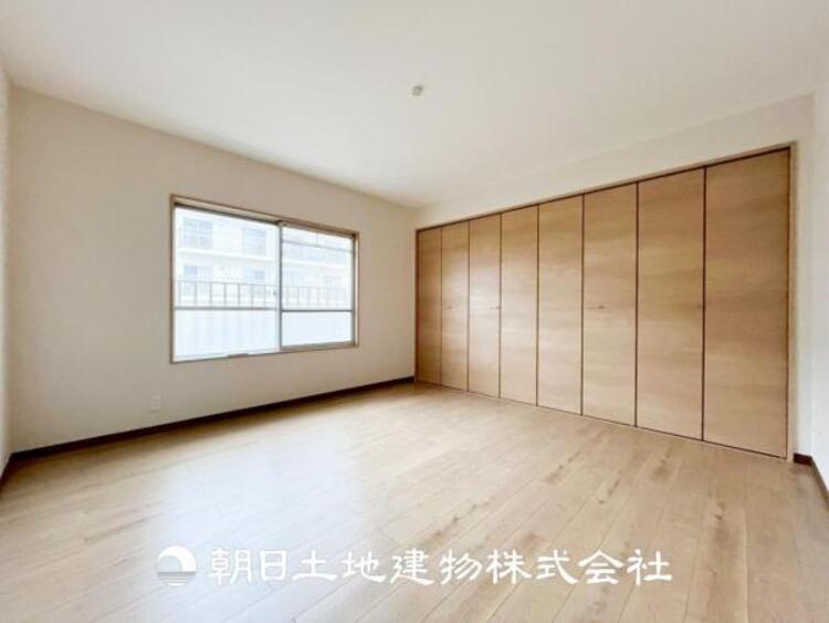 内装 【居室】設計者のセンスが求められる大切な空間だからこそ、落ち着いて過ごせる癒しと寛ぎの空間が欲しい。そんな願いを叶えました。